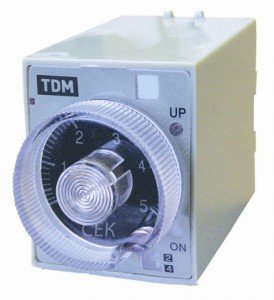 TDM РВ2A-0,5сек/3мин-5A-220В-8Ц реле времени 4-диап. цокольн. 